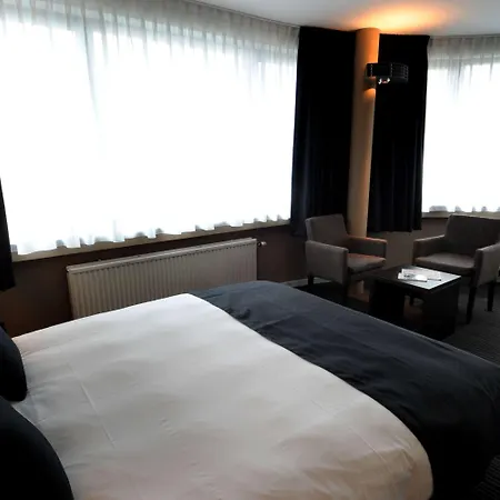 Docklands 3*
